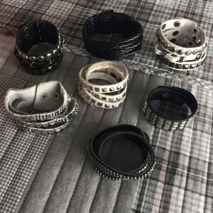 Bundle of 7 bracelets